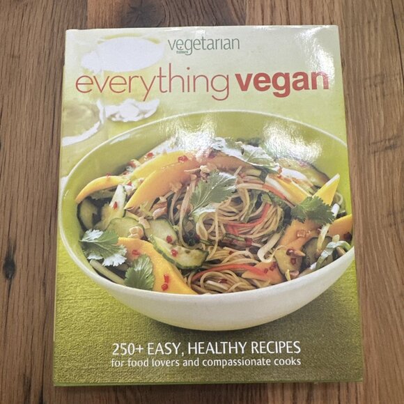 Vegetarian Times Everything Vegan by Vegetarian Times Magazine Editors (2010,... - Picture 1 of 9